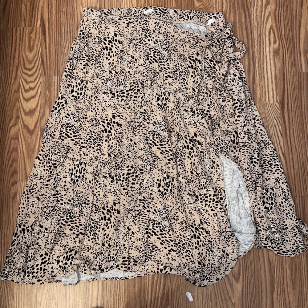 Maurices Plus Size 2X Black/Tan Animal Print Wrap Skirt
